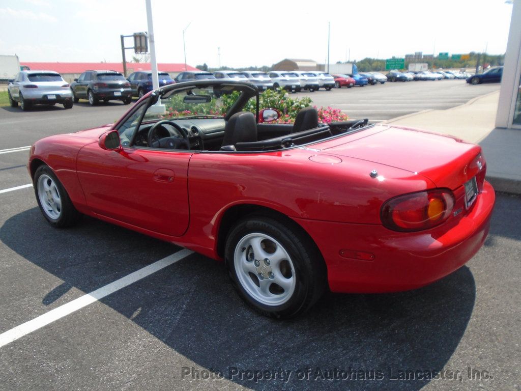 2000 Mazda MX-5 Miata 2dr Convertible Manual - 22543153 - 9