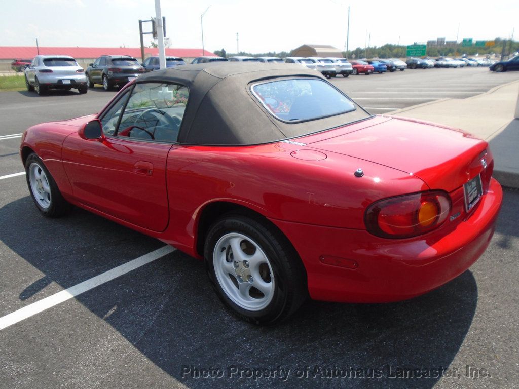 2000 Mazda MX-5 Miata 2dr Convertible Manual - 22543153 - 5