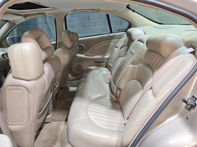 2000 Pontiac Bonneville 4dr Sedan SSEi - 22975788 - 10