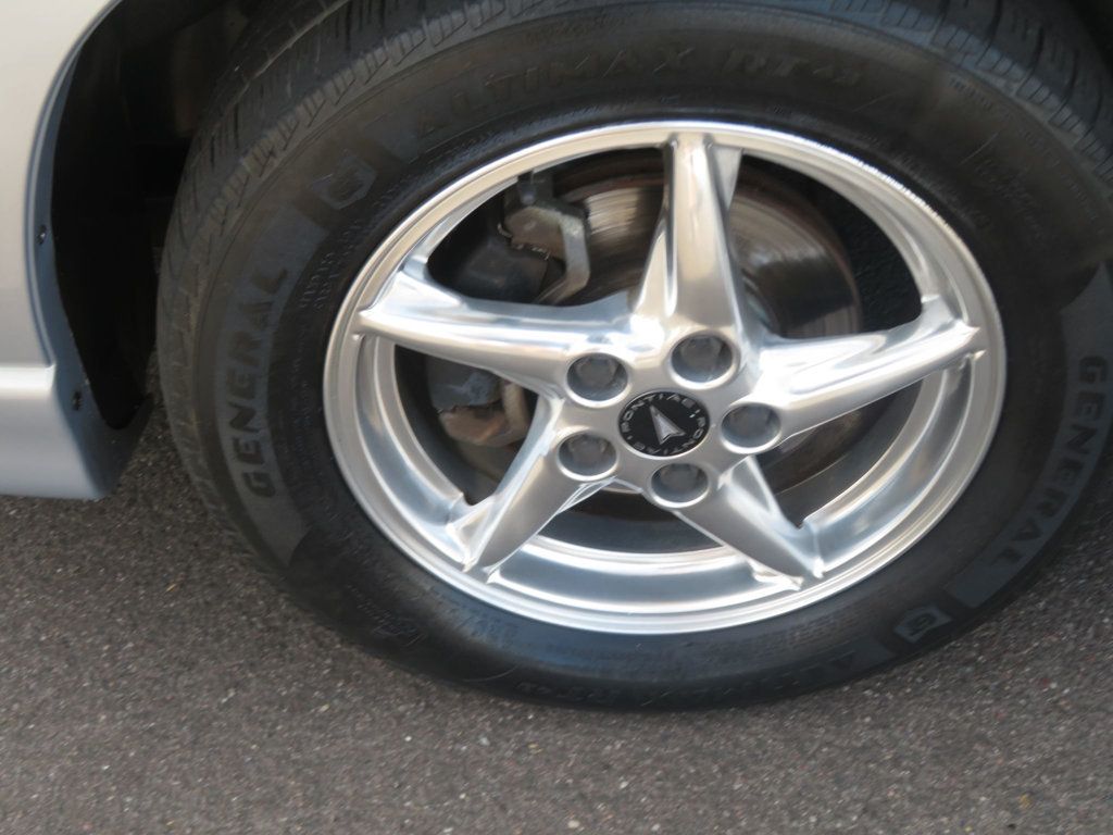 2000 Pontiac Grand Prix GTP photo 8