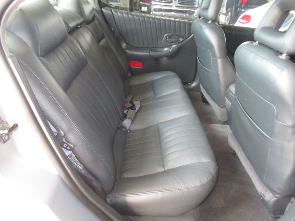 2000 Pontiac Grand Prix GTP photo 19