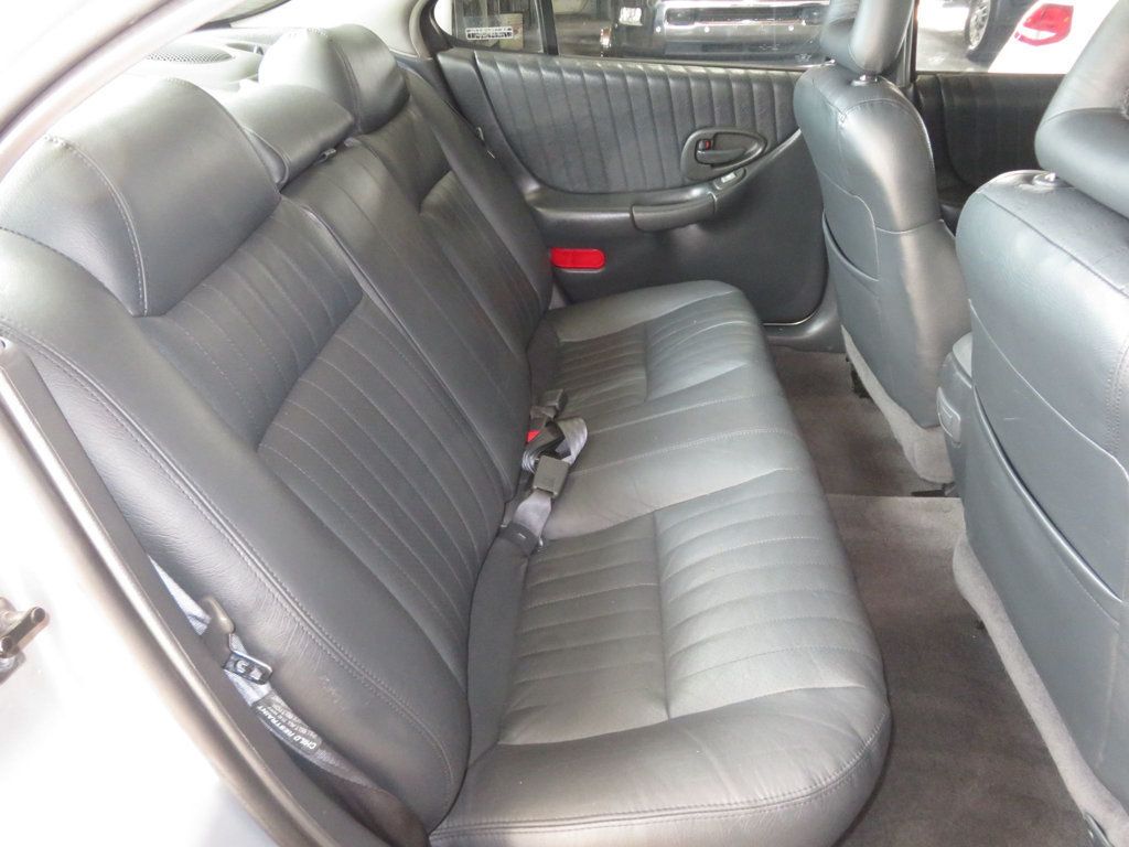 2000 Pontiac Grand Prix GTP photo 21