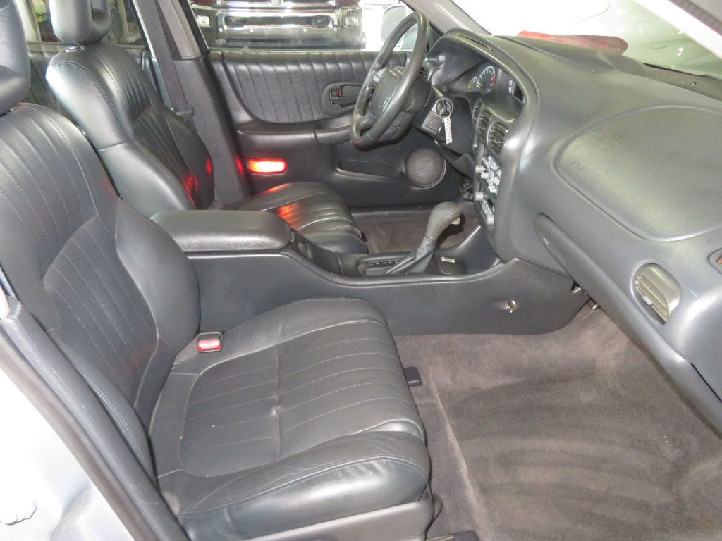 2000 Pontiac Grand Prix GTP photo 22