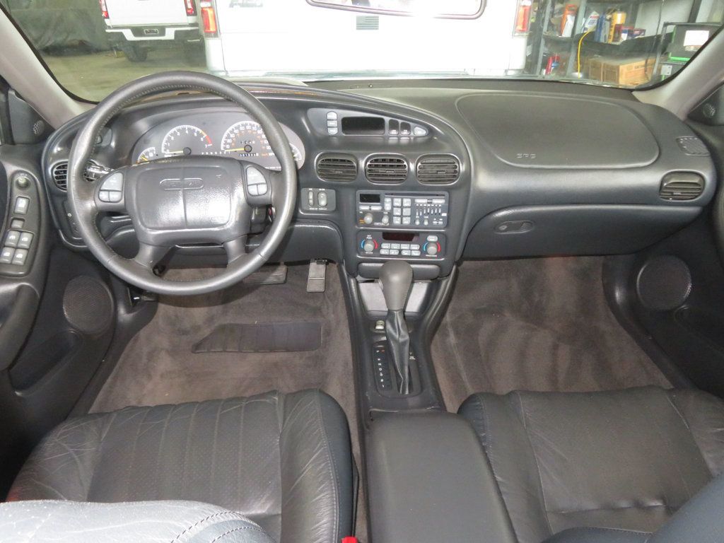 2000 Pontiac Grand Prix GTP photo 29