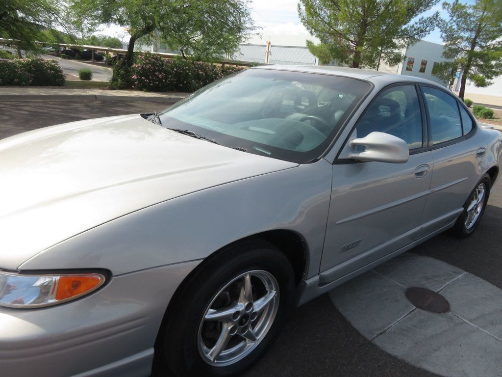 2000 Pontiac Grand Prix GTP photo 2
