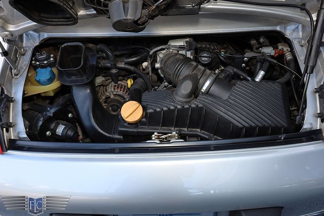 2000 Porsche 911 Carrera 2dr Carrera 4 Coupe w/Tiptronic - 23086843 - 23