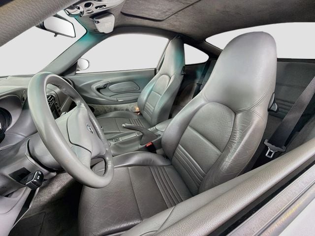 2000 Porsche 911 Carrera 2dr Carrera Coupe 6-Speed Manual - 23073128 - 4