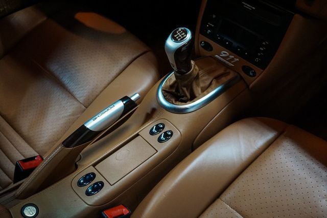 2000 Porsche 911 Carrera *911 Carrera 4 AWD* *Millennium Edition* *Violetchromaflair* - 22952758 - 61