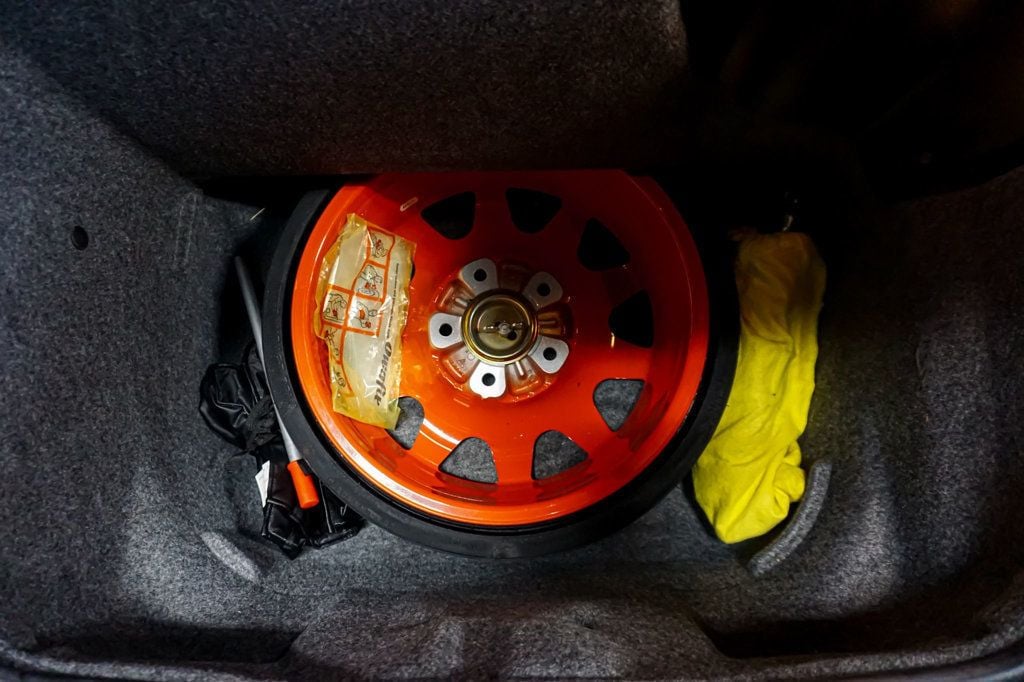 2000 Porsche 911 Carrera *911 Carrera 4 AWD* *Millennium Edition* *Violetchromaflair* - 22952758 - 95