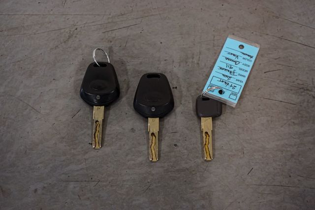 2000 Porsche 911 Carrera *911 Carrera 4 AWD* *Millennium Edition* *Violetchromaflair* - 22952758 - 98