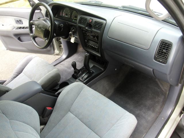 2000 Toyota 4Runner SR5 - 22469651 - 23