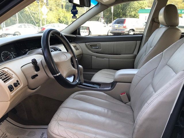 2000 Toyota Avalon 4dr Sedan XLS w/Bench Seat - 18236401 - 10