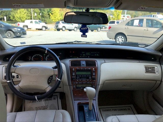 2000 Toyota Avalon 4dr Sedan XLS w/Bench Seat - 18236401 - 12