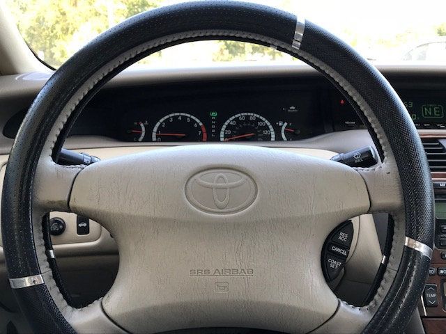 2000 Toyota Avalon 4dr Sedan XLS w/Bench Seat - 18236401 - 7