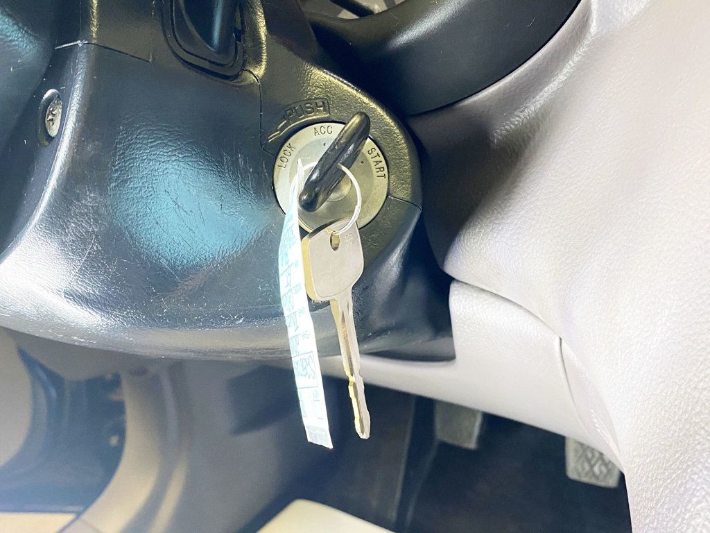 2000 Toyota Celica GT - 22871074 - 25