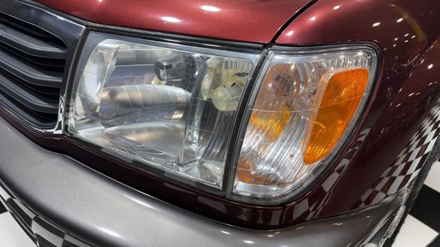 2000 Toyota Land Cruiser 4dr 4WD - 22977660 - 32