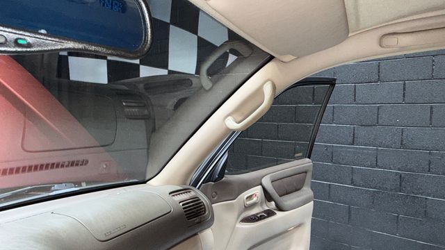 2000 Toyota Land Cruiser 4dr 4WD - 22977660 - 94