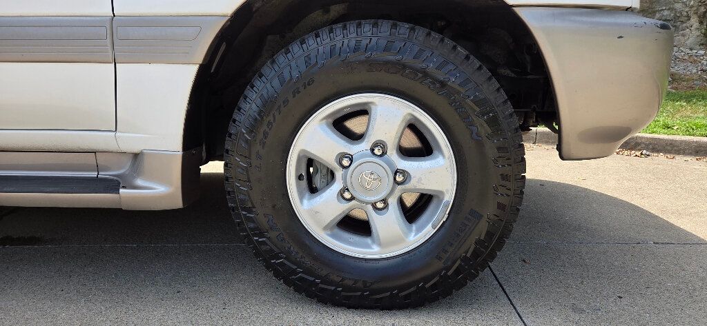 2000 Toyota Land Cruiser 4x4 Clean WESTERN Truck Very RARE V8 3 Rows 615-300-6004 - 22909956 - 32