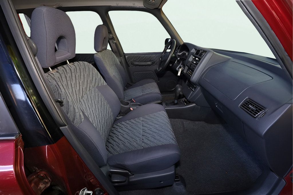 2000 Toyota RAV4 photo 14