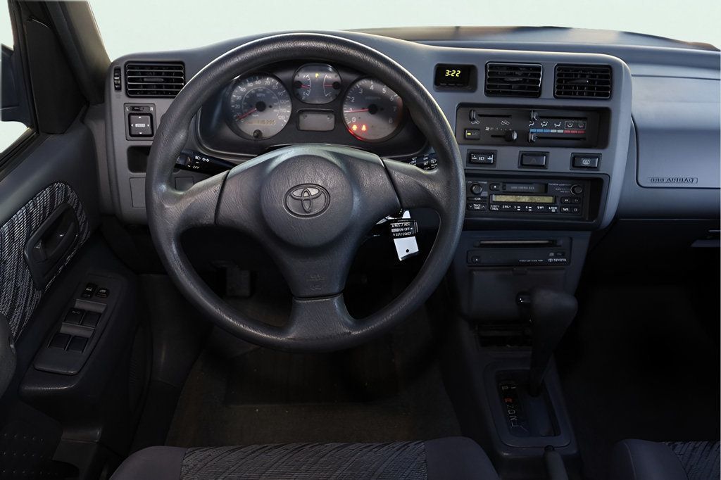 2000 Toyota RAV4 photo 17