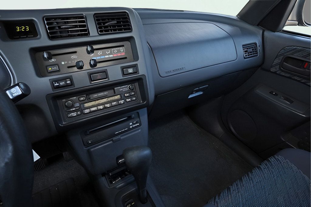 2000 Toyota RAV4 photo 20