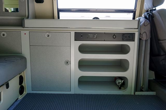 2000 Volkswagen Eurovan *Winnebago Camper* *California Van* *Super Clean* *Rust-Free* - 23074064 - 32