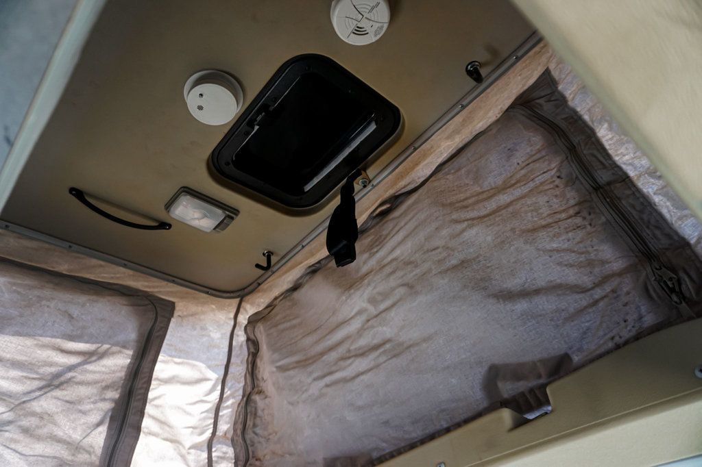 2000 Volkswagen Eurovan *Winnebago Camper* *California Van* *Super Clean* *Rust-Free* - 23074064 - 36
