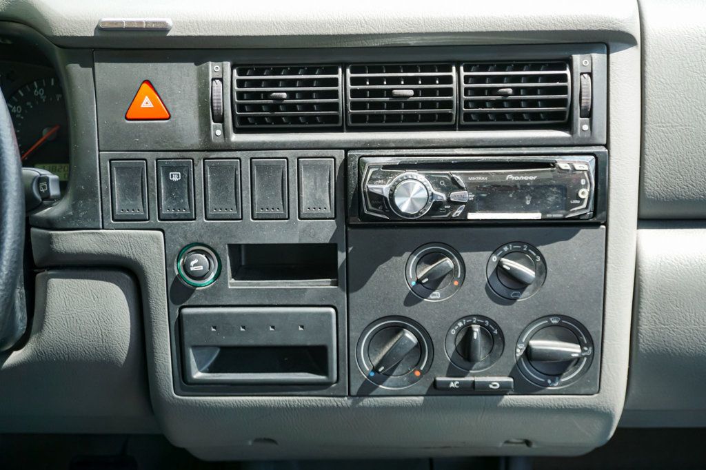2000 Volkswagen Eurovan *Winnebago Camper* *California Van* *Super Clean* *Rust-Free* - 23074064 - 43