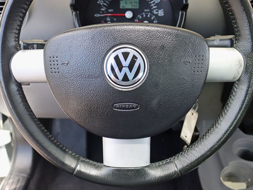 2000 Volkswagen New Beetle 2dr Coupe GLS Automatic - 23048561 - 11