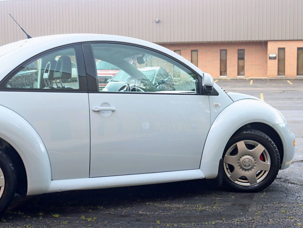 2000 Volkswagen New Beetle 2dr Coupe GLS Automatic - 23048561 - 3