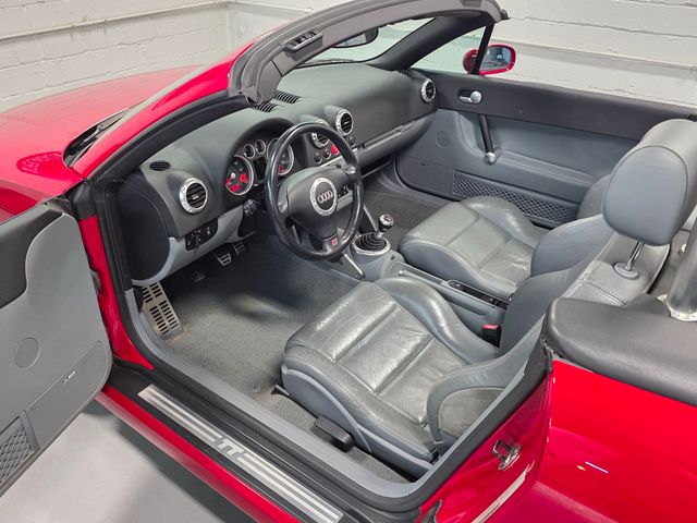 2001 Audi TT Roadster 2dr Roadster Quattro 6-Spd w/ESP - 23044454 - 23