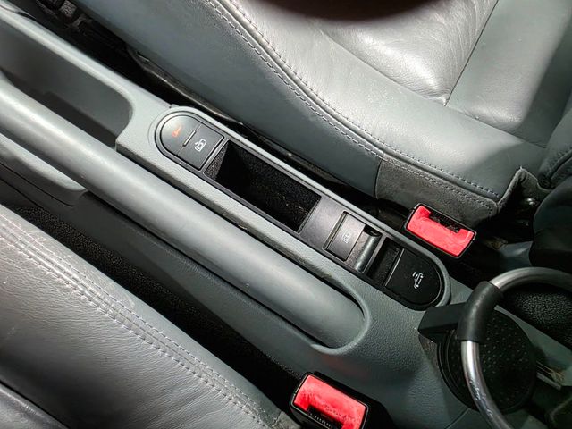 2001 Audi TT Roadster 2dr Roadster Quattro 6-Spd w/ESP - 23044454 - 34