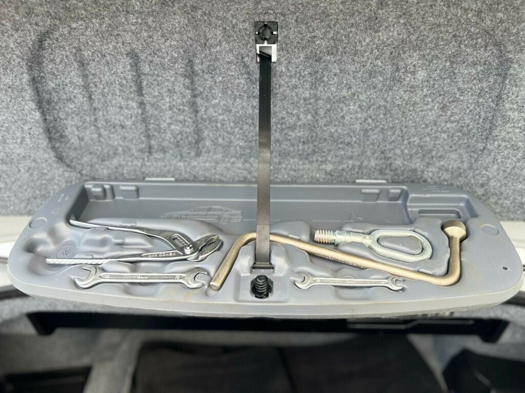 2001 BMW 3 Series 330Ci - 22863858 - 20