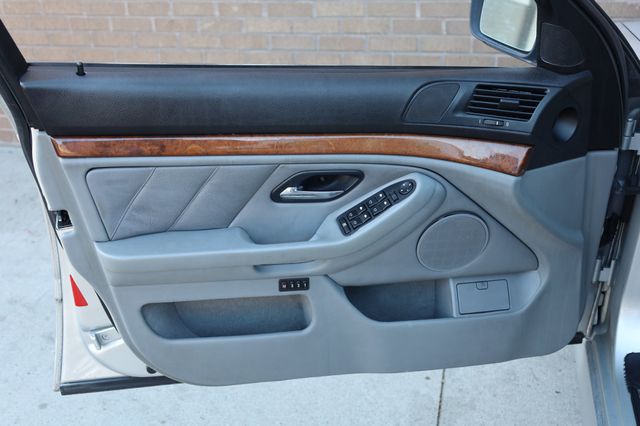 2001 BMW 5 Series 530iA - 22958425 - 11