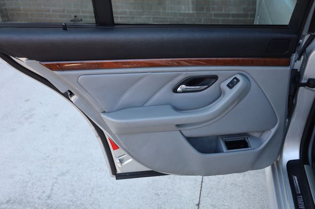 2001 BMW 5 Series 530iA - 22958425 - 14