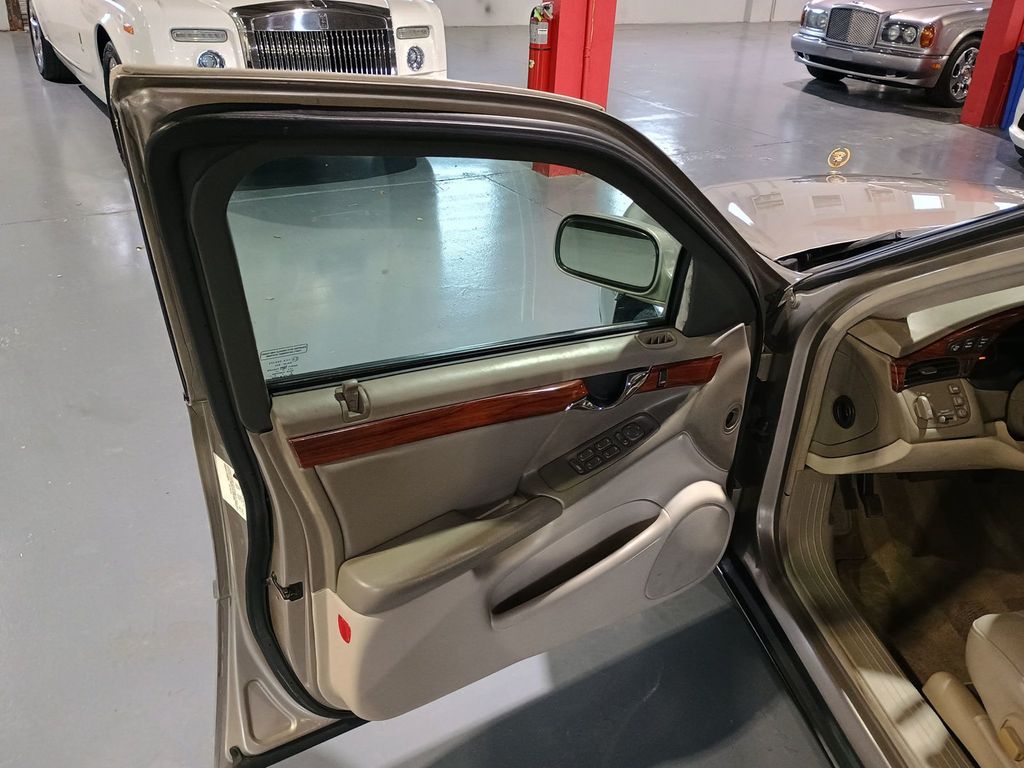 2001 Cadillac DeVille 4dr Sedan Clean Title Florida Car - 23002131 - 25