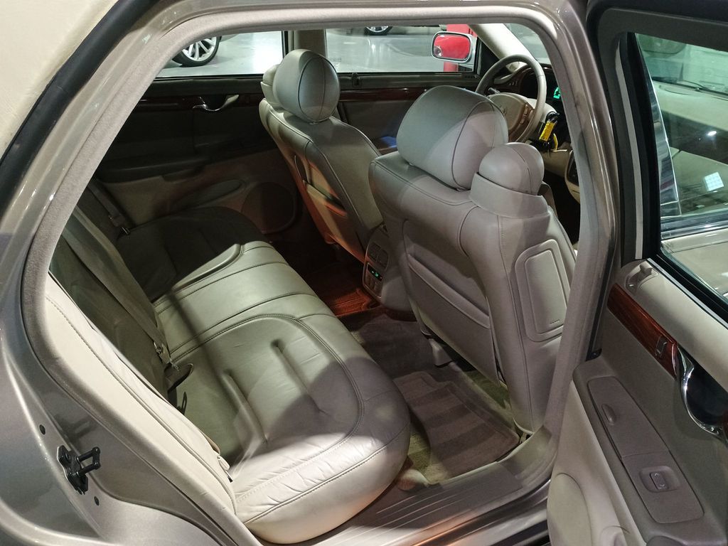 2001 Cadillac DeVille 4dr Sedan Clean Title Florida Car - 23002131 - 48