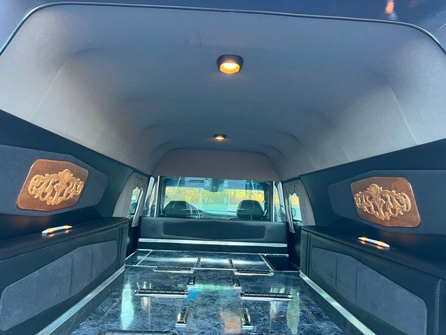 2001 Cadillac DeVille Hearse DeVille Sayers & Scovill Masterpiece Hearse - 22946128 - 13