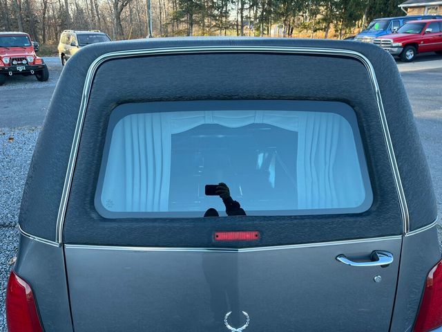 2001 Cadillac DeVille Hearse DeVille Sayers & Scovill Masterpiece Hearse - 22946128 - 16