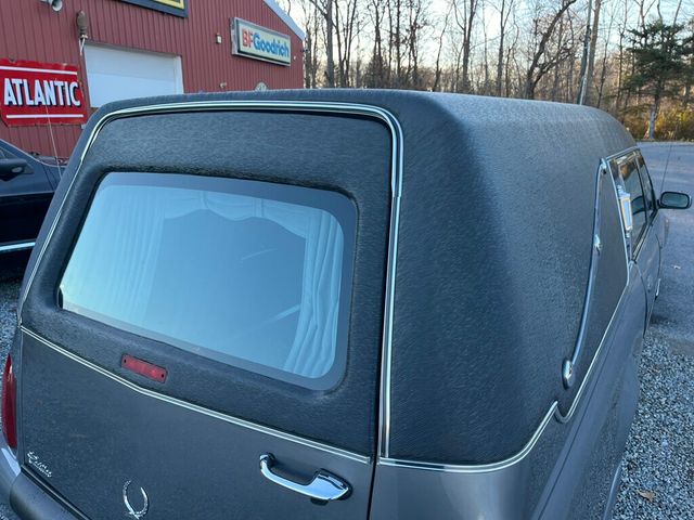 2001 Cadillac DeVille Hearse DeVille Sayers & Scovill Masterpiece Hearse - 22946128 - 17
