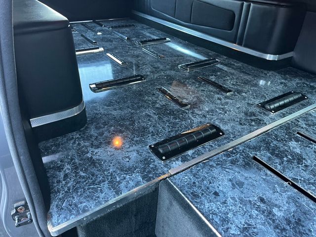 2001 Cadillac DeVille Hearse DeVille Sayers & Scovill Masterpiece Hearse - 22946128 - 22