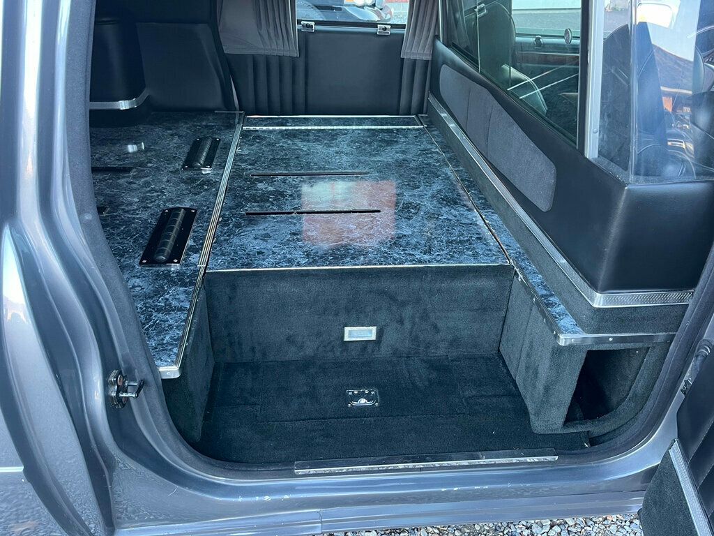 2001 Cadillac DeVille Hearse DeVille Sayers & Scovill Masterpiece Hearse - 22946128 - 25