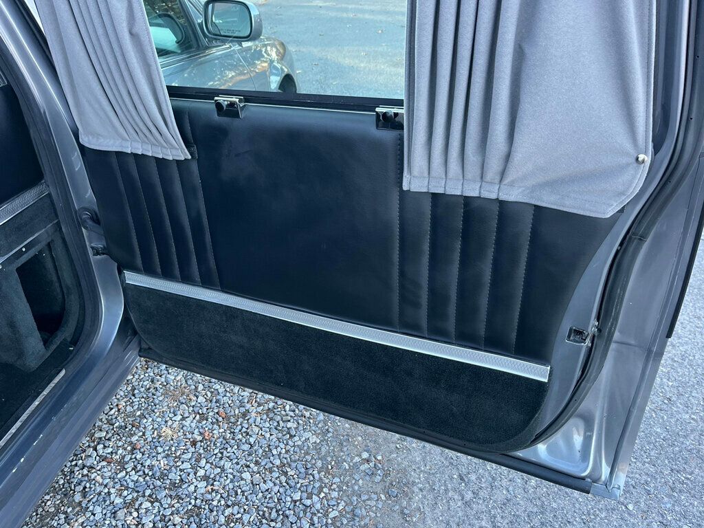 2001 Cadillac DeVille Hearse DeVille Sayers & Scovill Masterpiece Hearse - 22946128 - 27