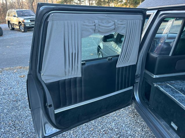 2001 Cadillac DeVille Hearse DeVille Sayers & Scovill Masterpiece Hearse - 22946128 - 41