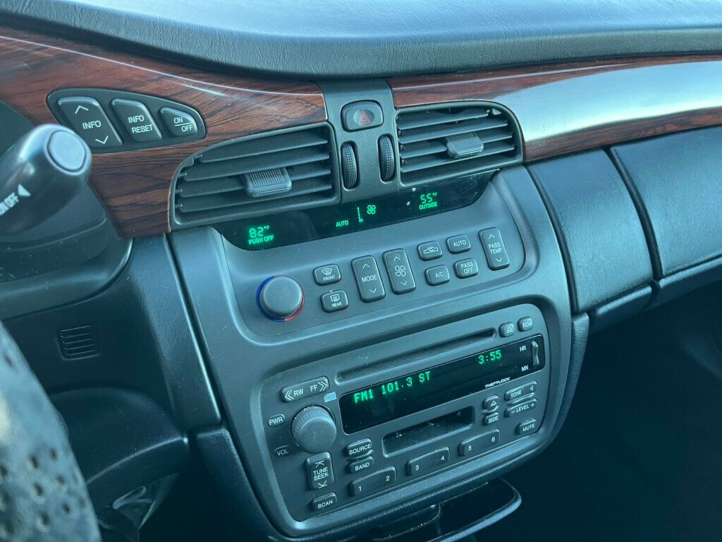 2001 Cadillac DeVille Hearse DeVille Sayers & Scovill Masterpiece Hearse - 22946128 - 52