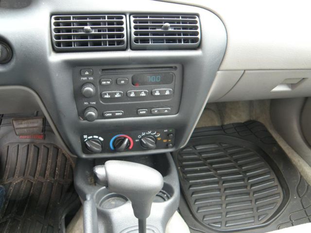 2001 Chevrolet Cavalier 4dr Sedan LS - 23020039 - 9