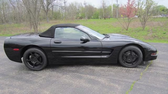 2001 Chevrolet Corvette 2dr Convertible - 23026718 - 24