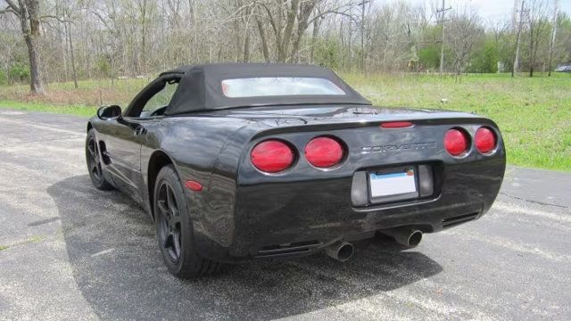 2001 Chevrolet Corvette 2dr Convertible - 23026718 - 27