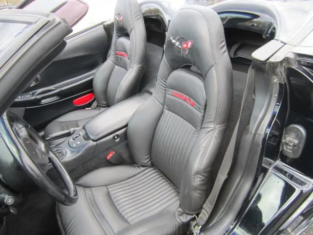 2001 Chevrolet Corvette 2dr Convertible - 23026718 - 30