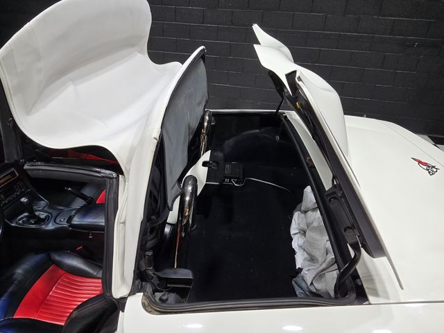 2001 Chevrolet Corvette 2dr Convertible - 23058562 - 24